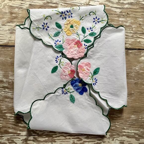 Vintage Bread Basket Liner Hand Embroidered Appliqué Flowers Linen Cottagecore - Picture 4 of 12